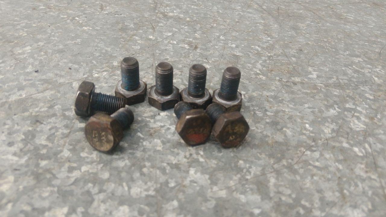 болт Chrysler Sebring 2 поколение (2000 - 2003), 2.0 л., бензин, МКПП - фото №1