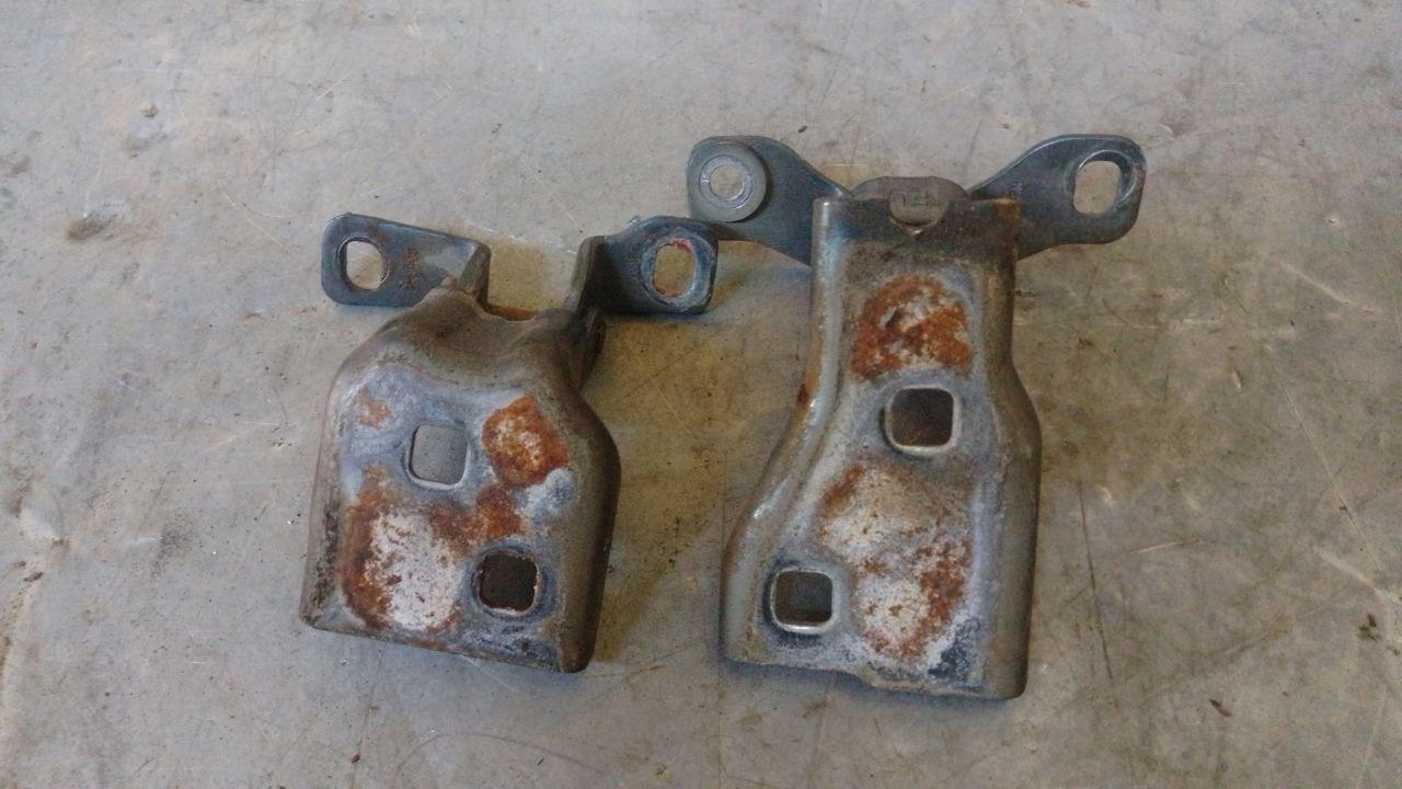 петля двери Chrysler Sebring 2 поколение (2000 - 2003) - фото №1