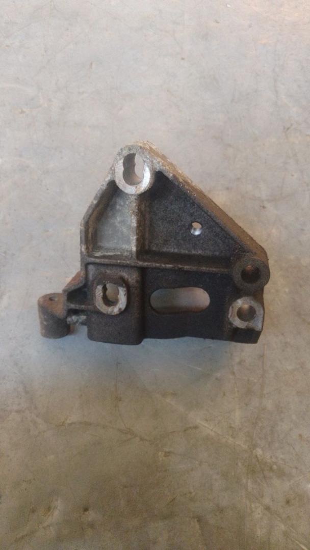 кронштейн гидроусилителя Chrysler Sebring 2 поколение (2000 - 2003), 2.0 л., бензин, 4792455AB - фото №1