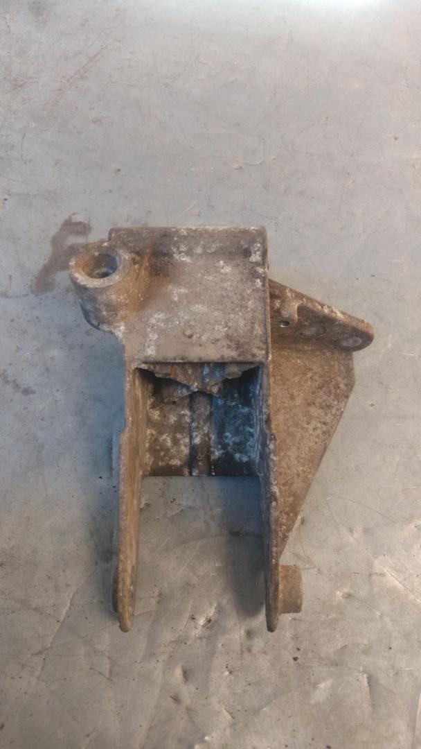 кронштейн двигателя Chrysler Sebring 2 поколение (2000 - 2003), 2.0 л., бензин, 04573761AB, 30674 - фото №1