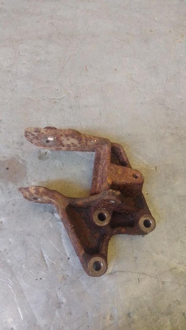 кронштейн двигателя Chrysler Sebring 2 поколение (2000 - 2003), 2.0 л., бензин, 04593253AF - фото №1