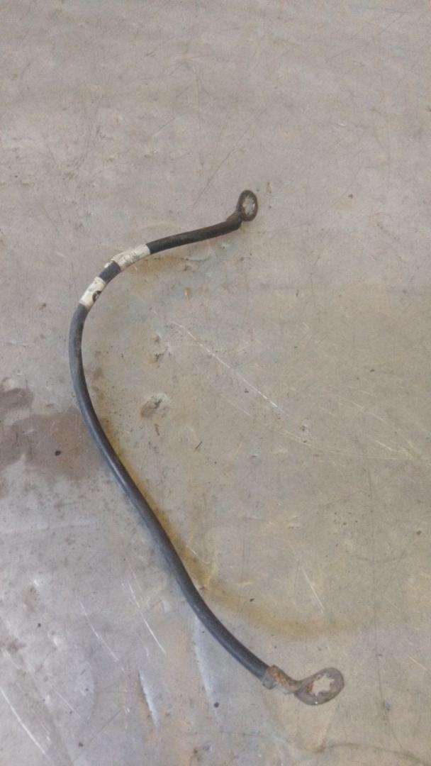 минусовой провод аккумулятора Chrysler Sebring 2 поколение (2000 - 2003), 2.0 л., бензин - фото №1