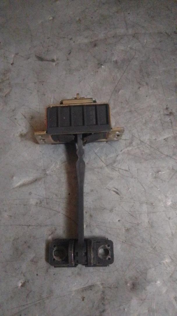 ограничитель открывания двери Mercedes-Benz C-Класс W203/S203/CL203 (2000 - 2004), A2037200116, 2037200116 - фото №1