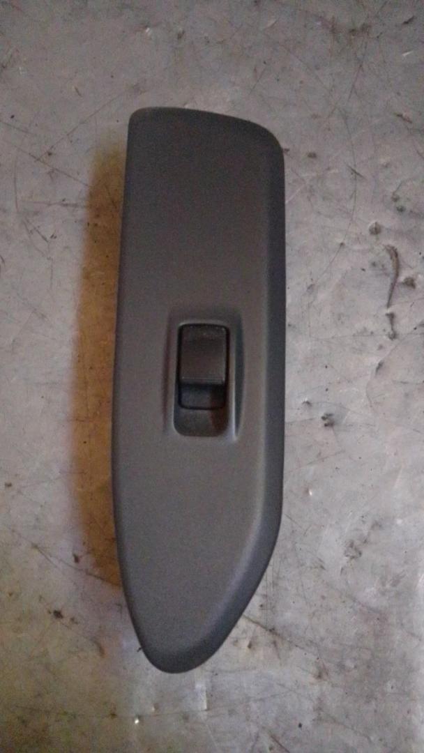 кнопка стеклоподъемника двери Mitsubishi Lancer 9 поколение (2003 - 2010) - фото №1