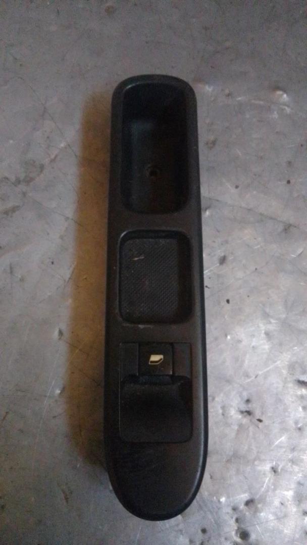 кнопка стеклоподъемника двери Peugeot 307 1 поколение 2003, 96361625XT - фото №1