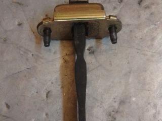 ограничитель открывания двери Ford Fiesta 5 поколение 2005