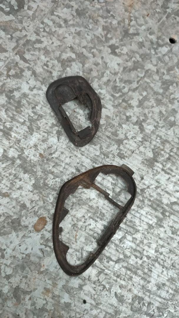 резинка под ручку Mercedes-Benz C-Класс W203/S203/CL203 (2000 - 2004) - фото №1