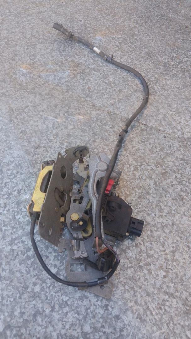 замок двери сдвижной Dodge Caravan 4 поколение 2004, 5093405AA - фото №1