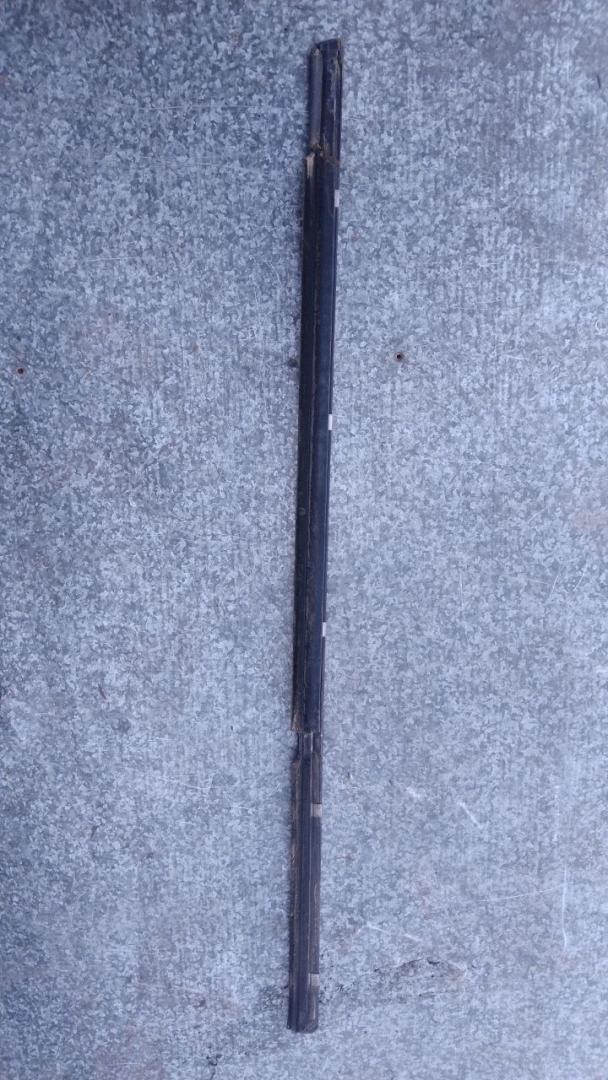 Уплотнитель стекла Mercedes-Benz C-Класс W203/S203/CL203 (2000 - 2004) - фото №1