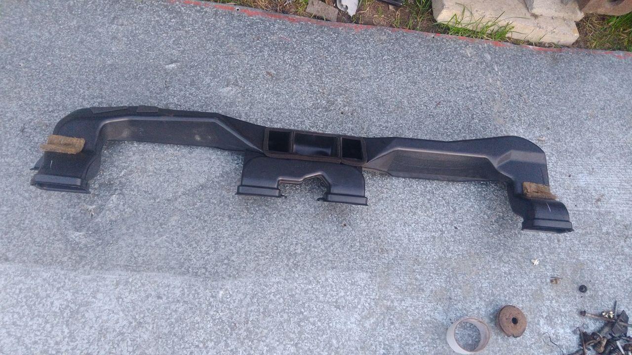 воздуховод (дефлектор) радиатора Mitsubishi Lancer 9 поколение (2003 - 2010) - фото №1