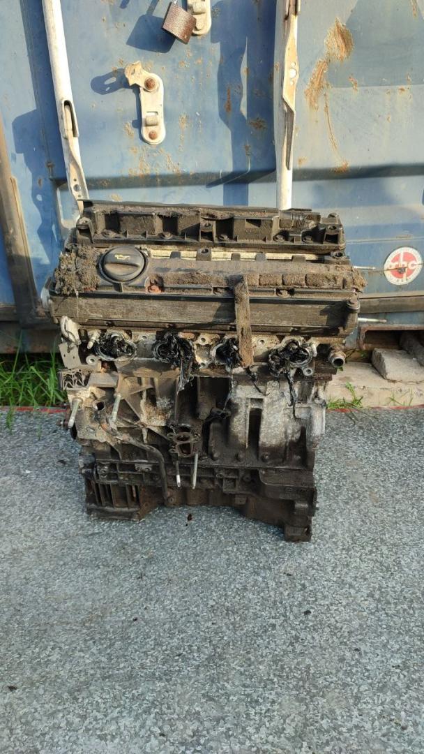 двигатель Peugeot 307 1 поколение 2005, 2.0 л., бензин, МКПП, RFN, 10LH29 - фото №1