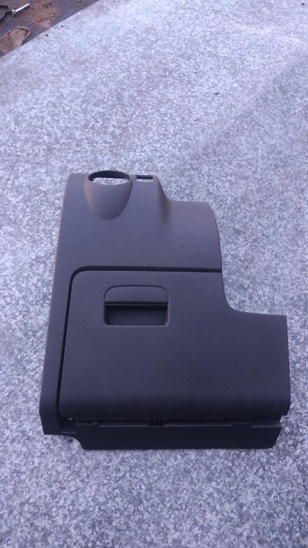 накладка на торпедо (консоль) Volkswagen Golf Plus 1 поколение (2005 - 2009), 5M1858367, 1355D300672 - фото №1