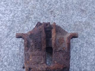 суппорт передний левый Peugeot 307 1 поколение 2003