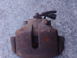 суппорт передний левый Volkswagen Golf Plus 1 поколение (2005 - 2009), 1.6 л., бензин, МКПП