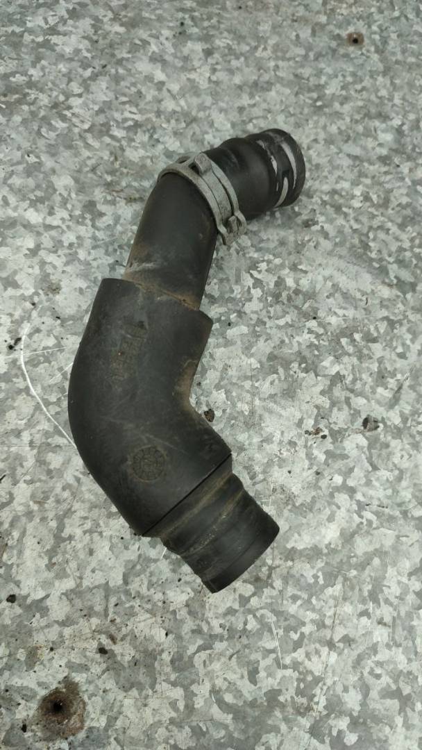 трубка вентиляции картерных газов Mercedes-Benz A-Класс W169 (2004 - 2008), 2.0 л., дизель, A6400101282, 6400101282 - фото №1