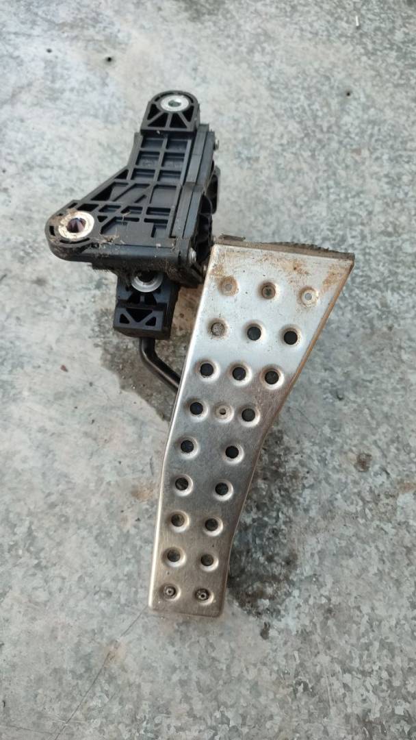 педаль Honda Civic 8 поколение (2005 - 2008) - фото №1