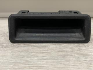 Кнопка открывания багажника на крышке BMW 3 серия E90 [рестайлинг] 2010, 2.0 л., N47 D20 C, дизель, АКПП, 475 black- sapphire metallic, седан, задний привод, правый руль, 51247118158