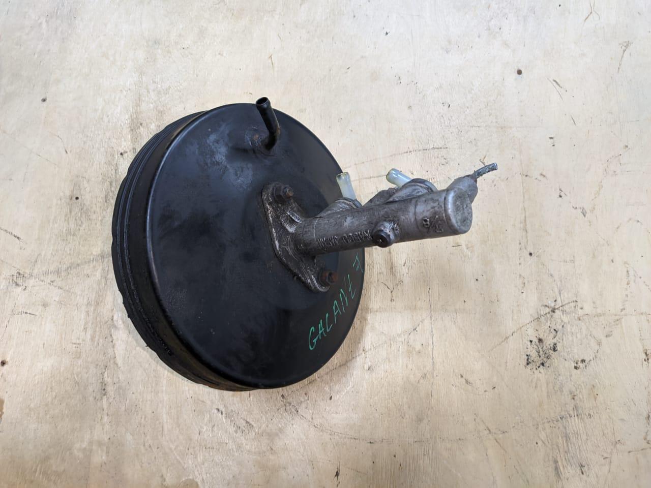 вакуумный усилитель тормозов Mitsubishi Galant 7 поколение (1992 - 1997), 1.8 л., 4G93 (SOHC 16V), бензин, МКПП, седан - фото №1