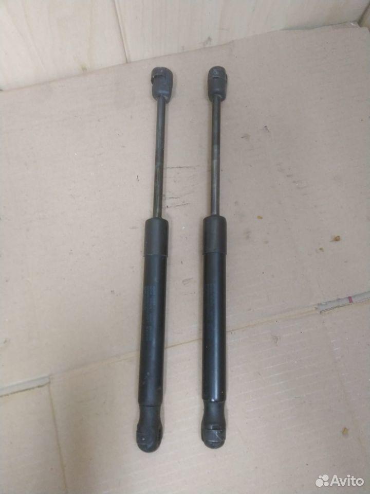 Газовая стойка багажника Audi A4 B6 2003, 1.6 л., ALZ, бензин, МКПП, седан, 4B5827552G - фото №1