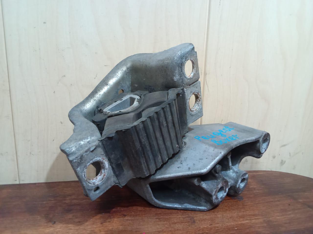 подушка крепления двигателя Peugeot Boxer 2 поколение (1993 - 2001), 2.2 л., дизель, 6МКПП, 1367173080, 1367173080 - фото №1