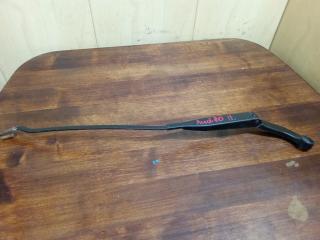 щеткодержатель (поводок стеклоочистителя, дворник) Audi 80 B3 (1986 - 1991)