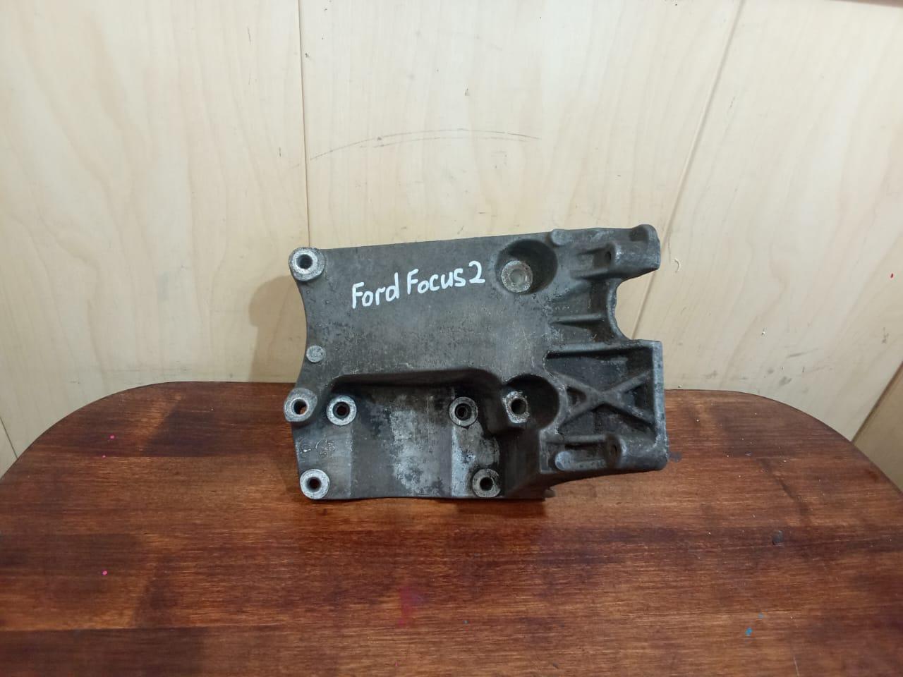 кронштейн компрессора кондиционера Ford Focus 2 поколение (2004 - 2008), 1.6 л., HXDA, бензин, МКПП, 4M5Q-190624-CC - фото №1
