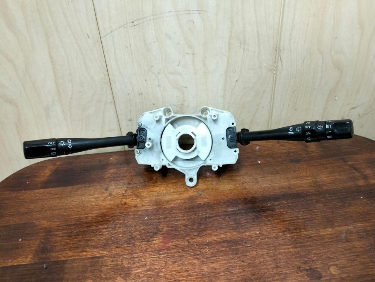 переключатель подрулевой (стрекоза) Rover 400 Series 1 поколение (1990 - 1998), 2.0 л., 20T2N, дизель, МКПП, лифтбэк - фото №1
