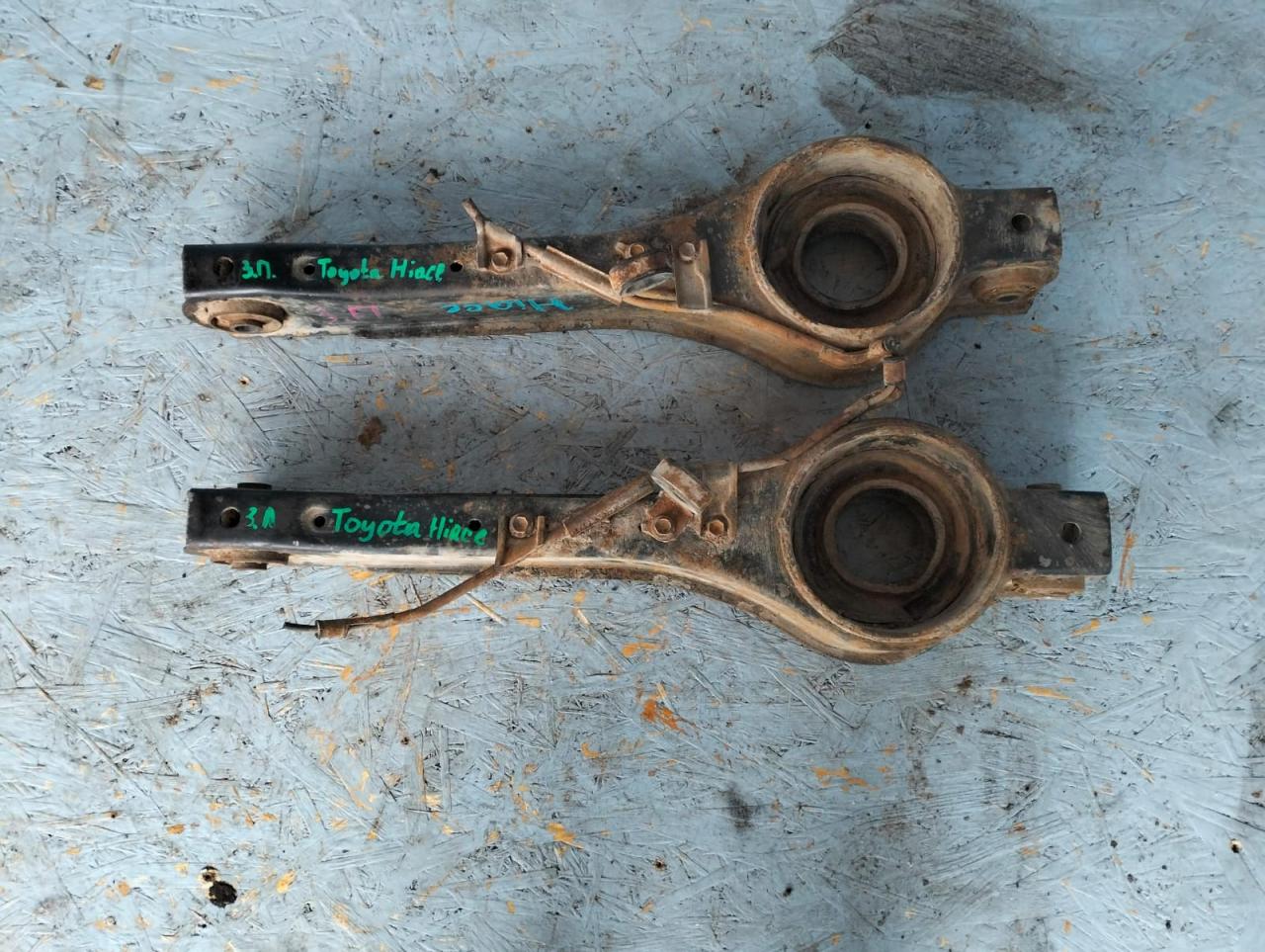 рычаг подвески Toyota Hiace H100 KZH106W (1989 - 2004), 3.0 л., 1KZ-T, дизель, АКПП, микроавтобус, правый руль - фото №1