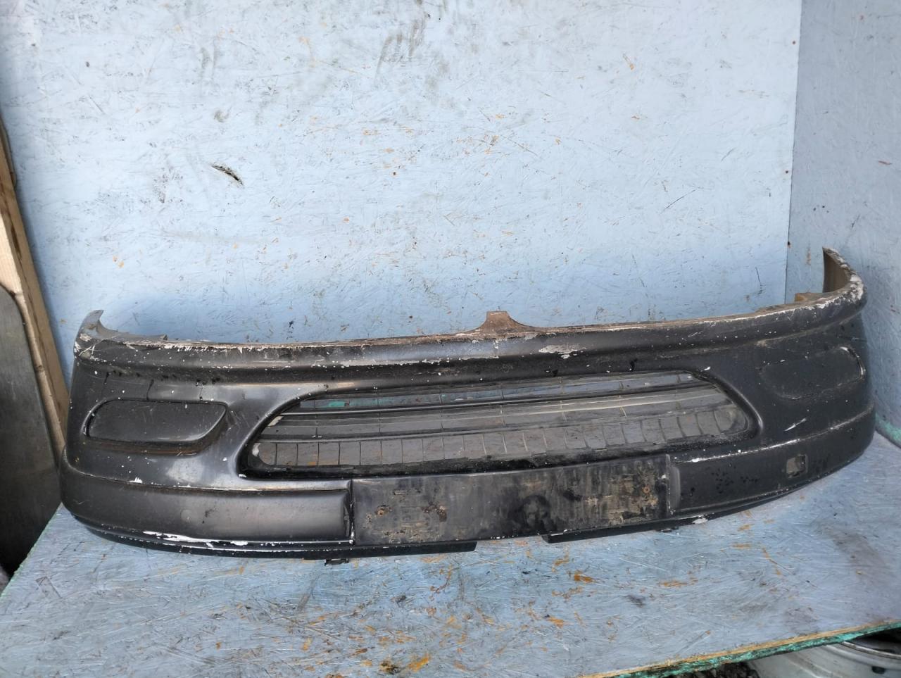 бампер передний Peugeot 406 1 поколение 1998, 1.8 л., L6A (XU7JP), бензин, МКПП, черный, седан - фото №1