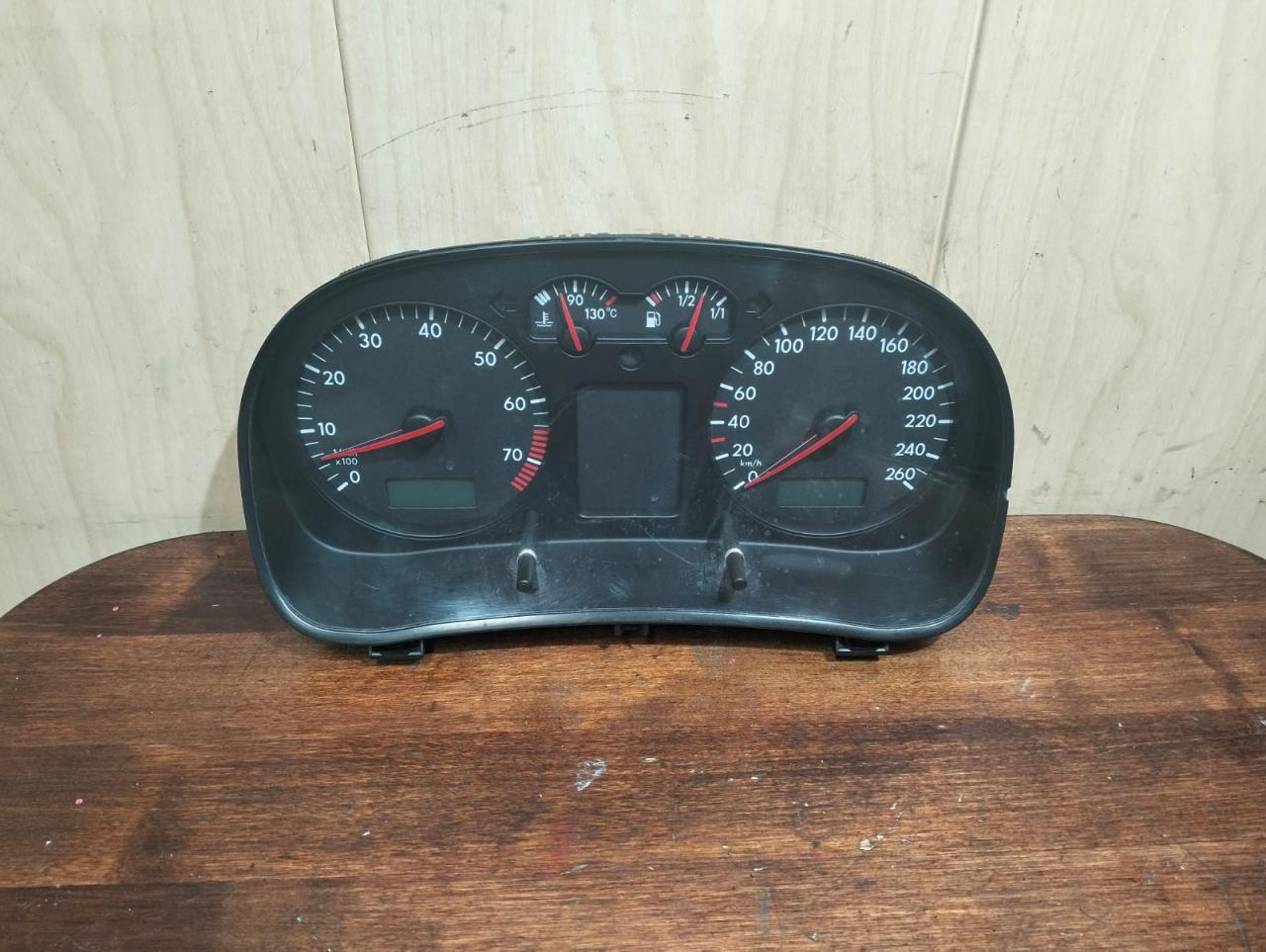 щиток приборов (приборная панель) Volkswagen Bora 1 поколение 1J2 2002, 2.0 л., APK, бензин, МКПП, седан, 0263637001, 1J0920806B, 0263637001, 1J0920806B - фото №1
