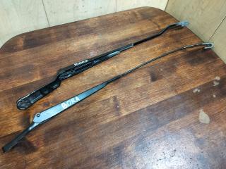 щеткодержатель (поводок стеклоочистителя, дворник) Volkswagen Bora 1 поколение 1J2 2002, 2.0 л., APK, бензин, МКПП, седан