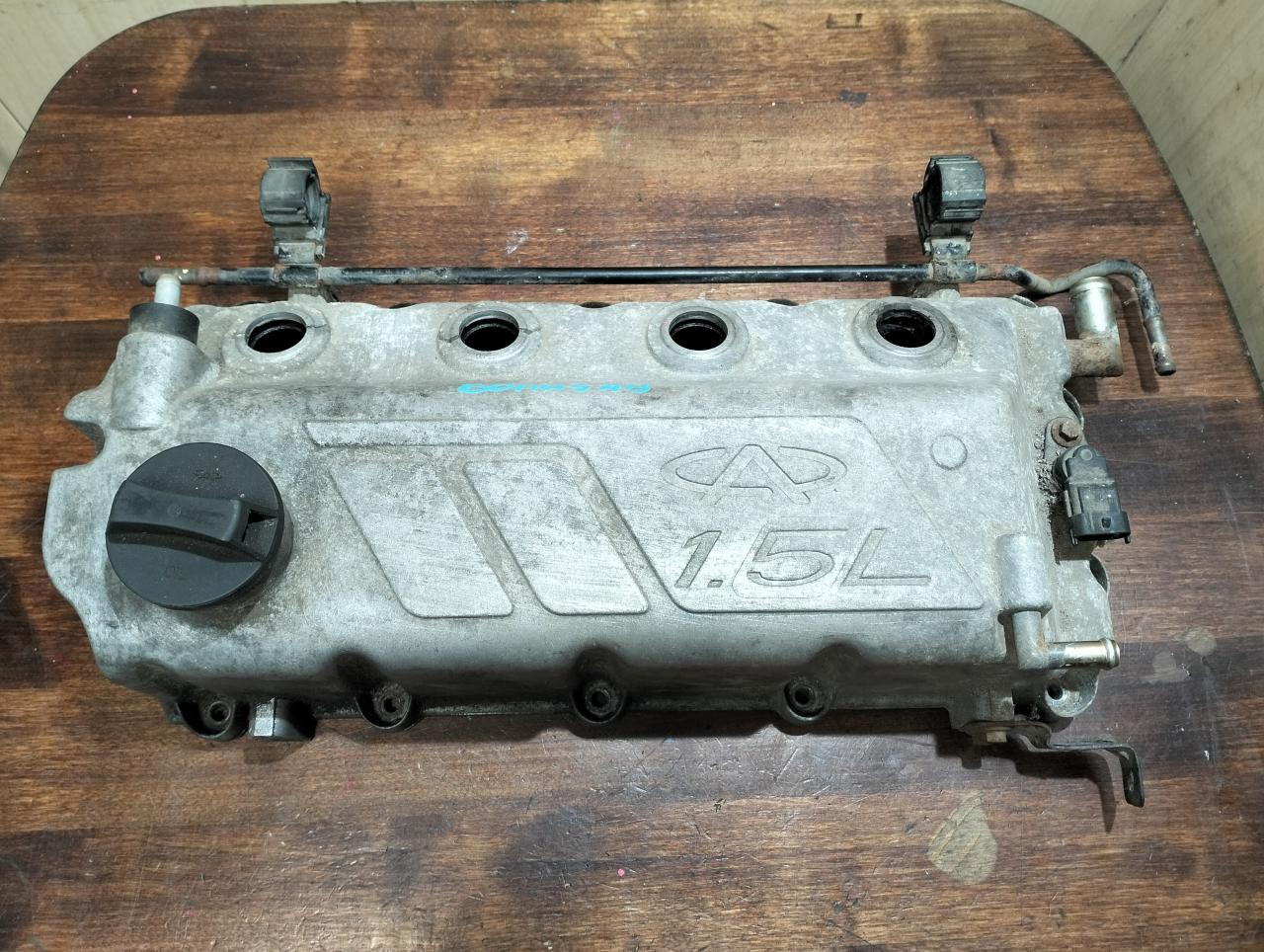 клапанная крышка Chery Bonus (A13) 1 поколение (2011 - 2014), 1.5 л., SQR447F, бензин, МКПП, 477F1003030BA - фото №1