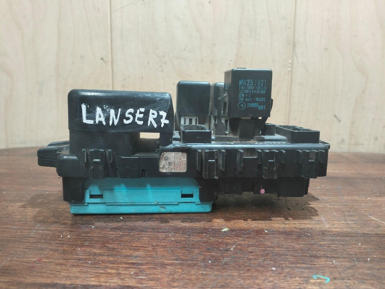 блок предохранителей Mitsubishi Lancer 7 поколение 1997, 1.3 л., 4G13 (12V), бензин, МКПП, седан, 2323006072, 2323006072 - фото №1