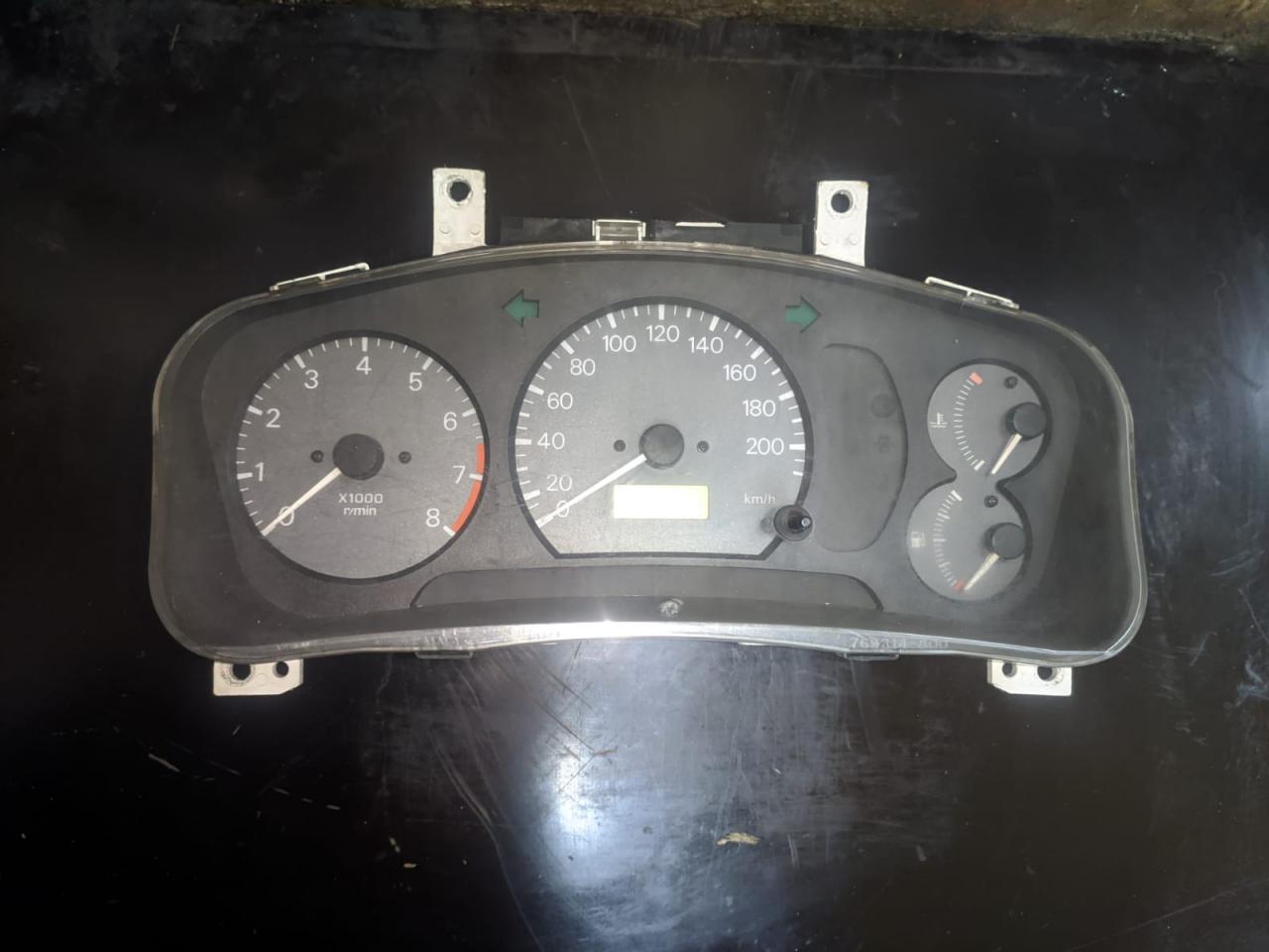 щиток приборов (приборная панель) Mitsubishi Lancer 7 поколение 1997, 1.3 л., 4G13 (12V), бензин, МКПП, седан, MR233035 - фото №1