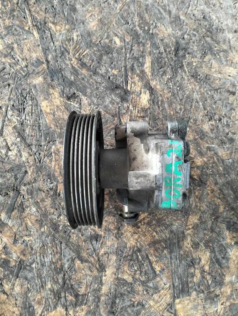 насос гидроусилителя руля Volkswagen Bora 1 поколение 1J2 2002, 2.0 л., APK, бензин, МКПП, седан - фото №1