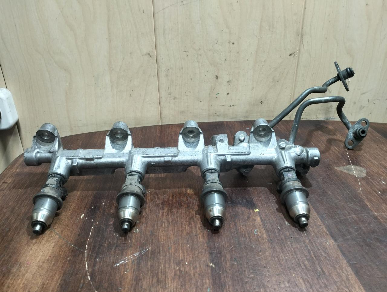 Топливная рампа форсунки Mitsubishi Space Star 1 поколение DG5A 1999, 1.8 л., 4G93 (GDI), бензин, МКПП, универсал, E7T05071, DIM10006 - фото №1