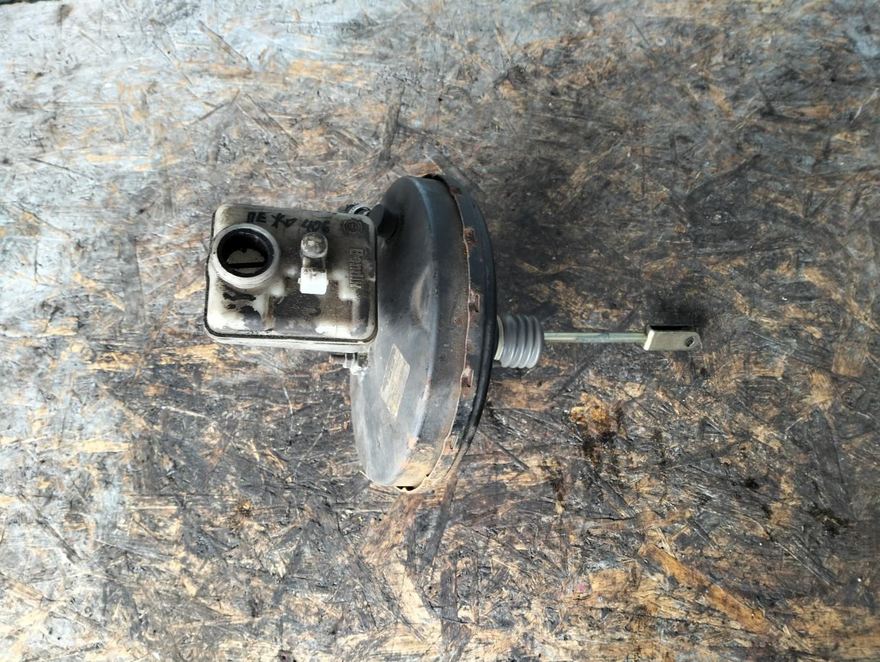 вакуумный усилитель тормозов Peugeot 406 1 поколение 1998, 1.8 л., L6A (XU7JP), бензин, МКПП, черный, седан, 9631688280 - фото №1