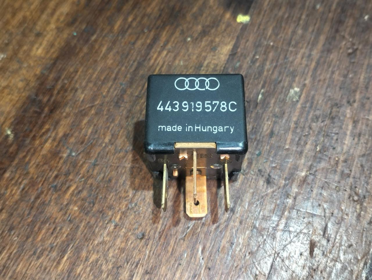реле (прочие) Volkswagen Bora 1 поколение 1J2 2002, 2.0 л., APK, бензин, МКПП, седан, 443919578C - фото №1