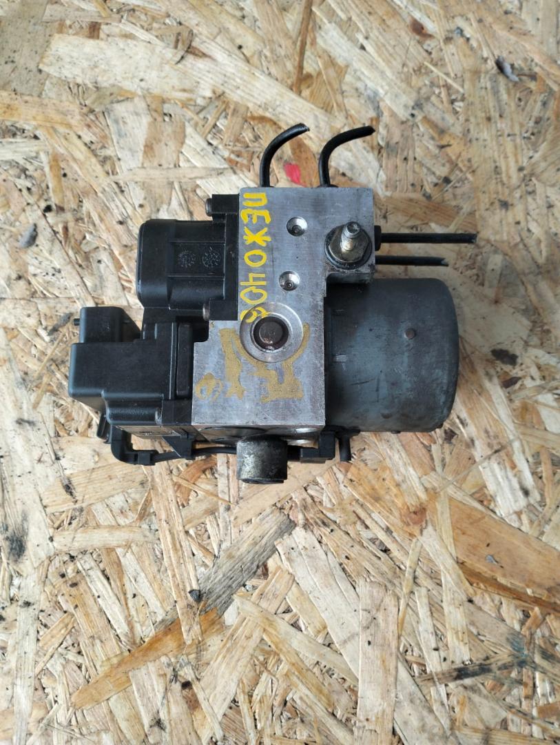 блок ABS Peugeot 406 1 поколение 1998, 1.8 л., L6A (XU7JP), бензин, МКПП, черный, седан, 0265216458 - фото №1