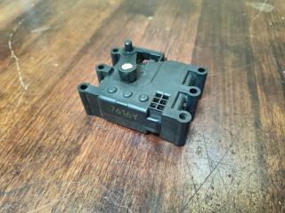 моторчик заслонки печки Mazda 6 1 поколение [рестайлинг] 2006, 2.3 л., L3, бензин, АКПП, лифтбэк