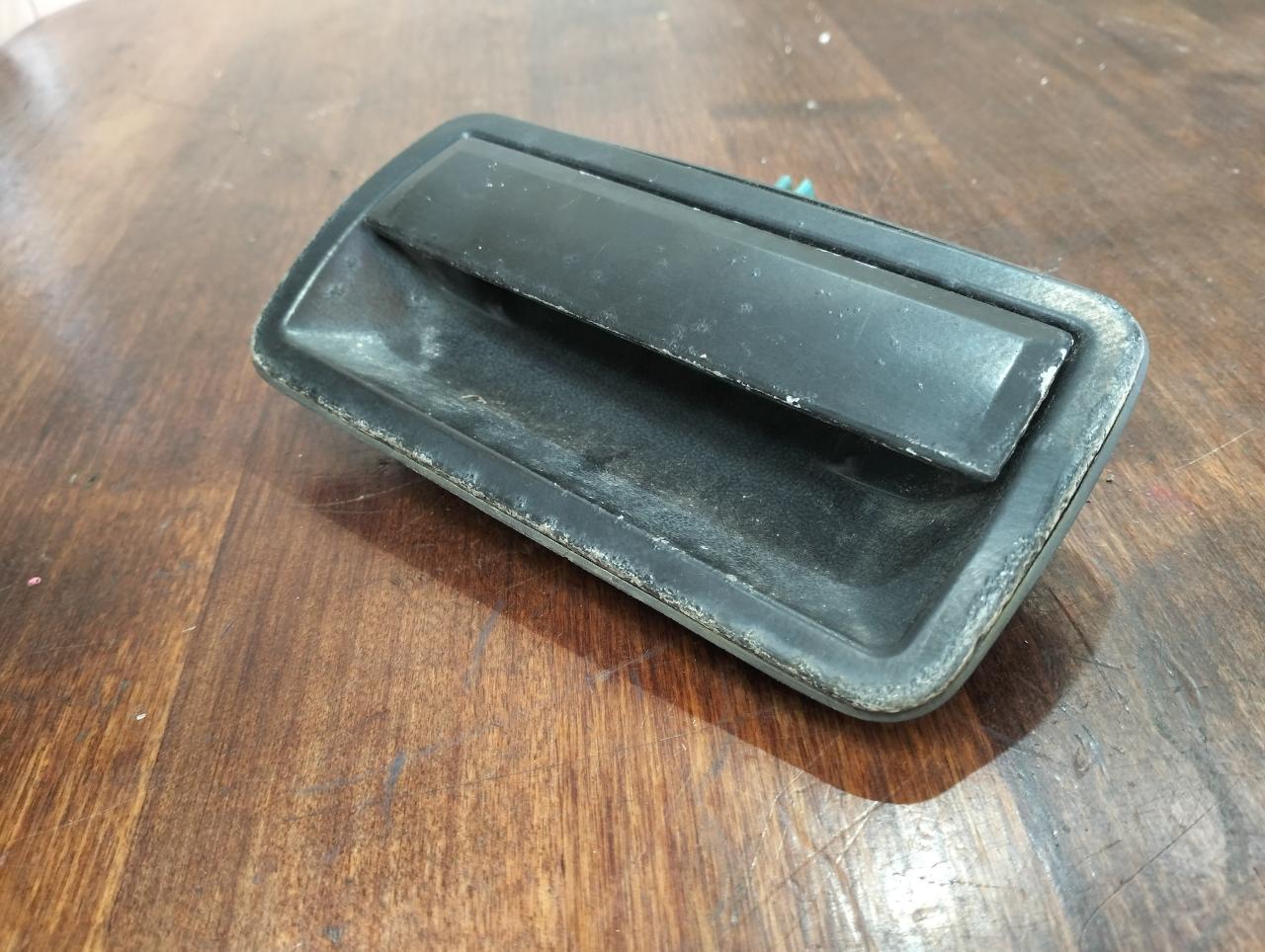 ручка наружная задняя правая Chevrolet Blazer 2 поколение S15 1998, 4.3 л., L35, бензин, АКПП, внедорожник 5 дв. - фото №1