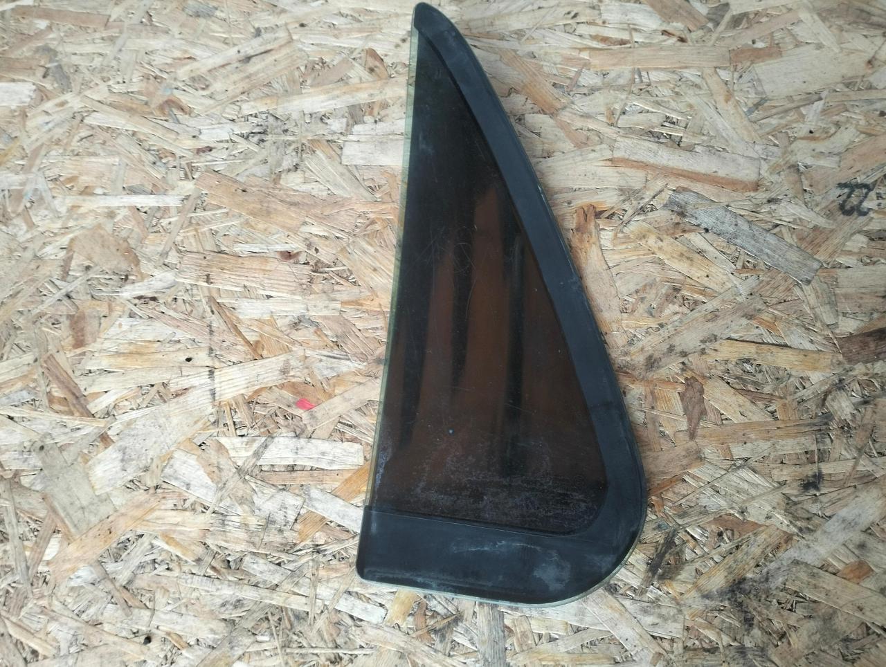 стекло двери задней правой Chevrolet Blazer 2 поколение S15 1998, 4.3 л., L35, бензин, АКПП, внедорожник 5 дв. - фото №1