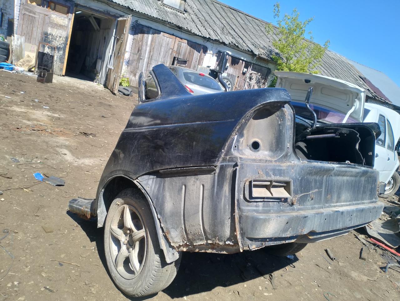 часть кузова (вырезанный элемент) Lada Priora 1 поколение (2007 - 2015), бензин, седан - фото №1