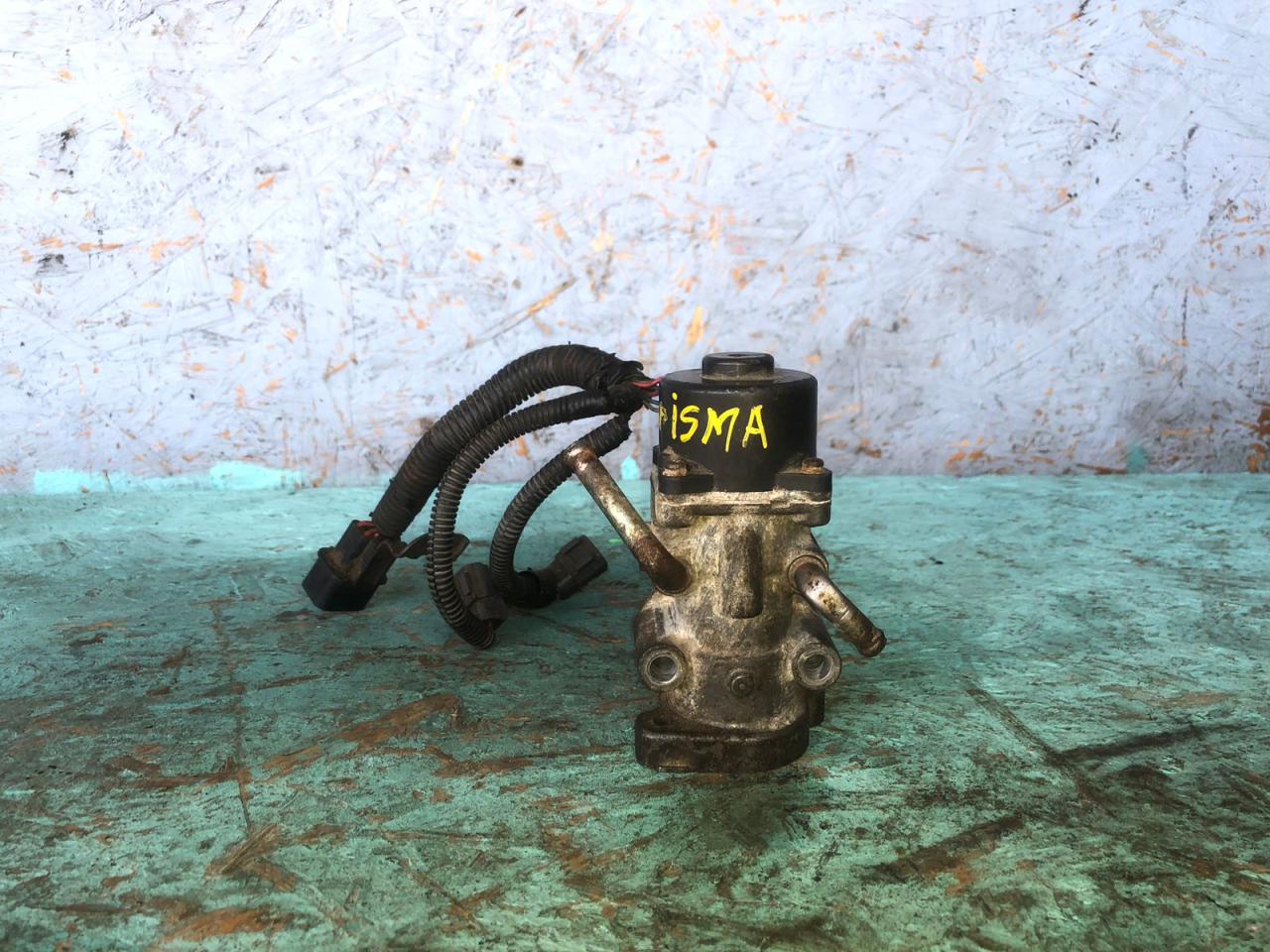 клапан холостого хода Mitsubishi Carisma 1 поколение 1997, 1.6 л., бензин, 5МКПП, хетчбэк 5 дв. - фото №1