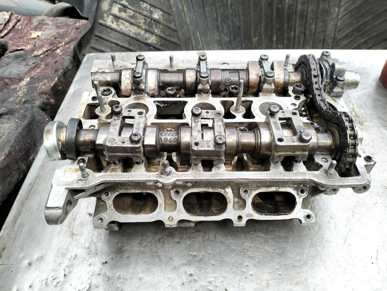 головка блока цилиндров Audi A4 B5 (1994 - 1999), седан, 078103373AH - фото №1