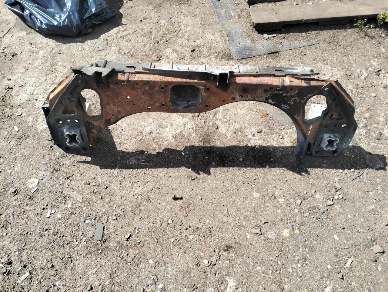 передняя панель крепления облицовки (телевизор) Audi A6 4F/C6 2005, 2.4 л., BDW, бензин, вариатор, x1x1, седан, 4F0805594 - фото №1
