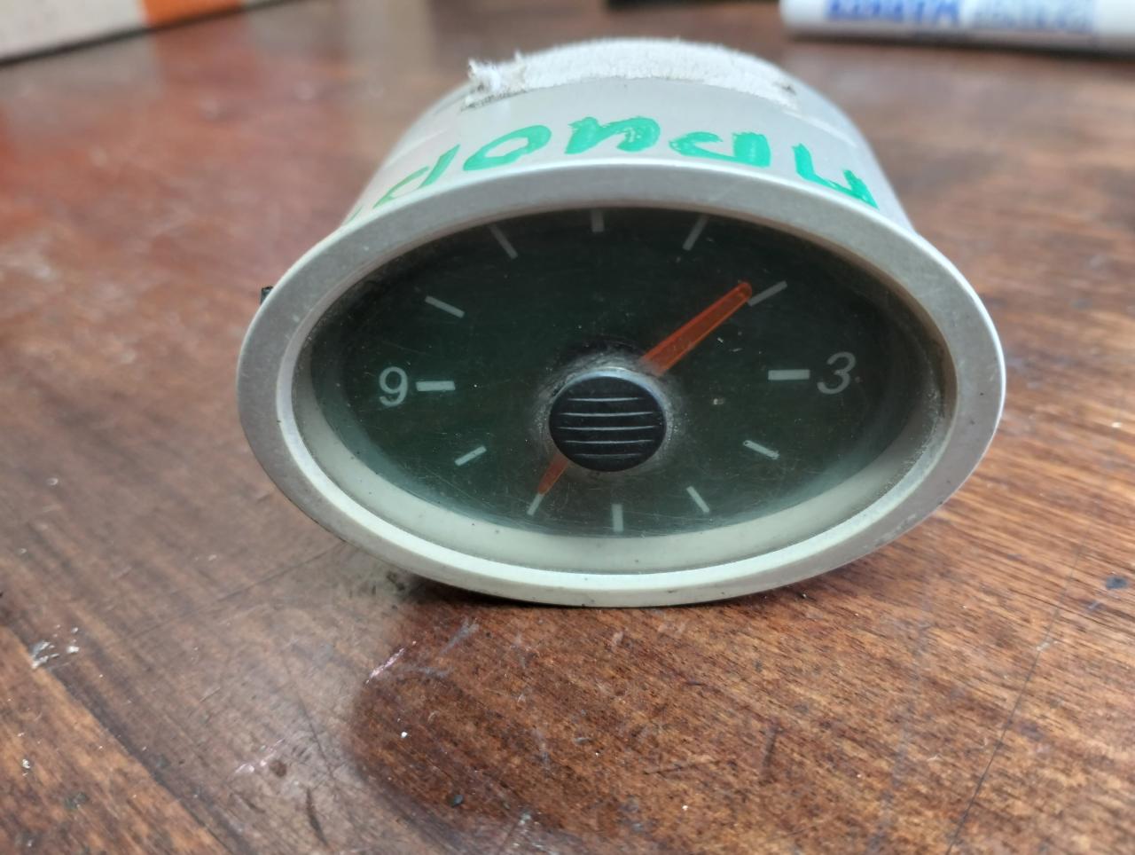 часы Lada Priora 1 поколение (2007 - 2015), бензин, седан - фото №1