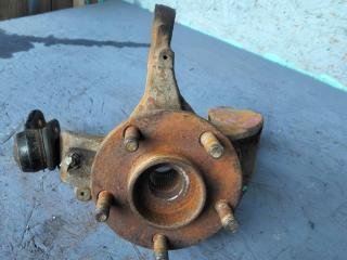 кулак поворотный правый Ford Focus 2 поколение 2007, 1.6 л., HWDB, бензин, МКПП, седан