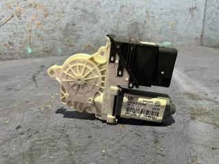 моторчик стеклоподъемника задний левый Volkswagen Bora 1 поколение 1J2 2002, 2.0 л., APK, бензин, МКПП, седан, 1C0959811A