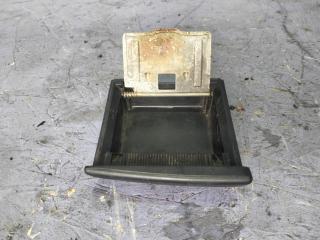 пепельница Mitsubishi Carisma 1 поколение 1997, 1.6 л., бензин, 5МКПП, лифтбэк, MR114064